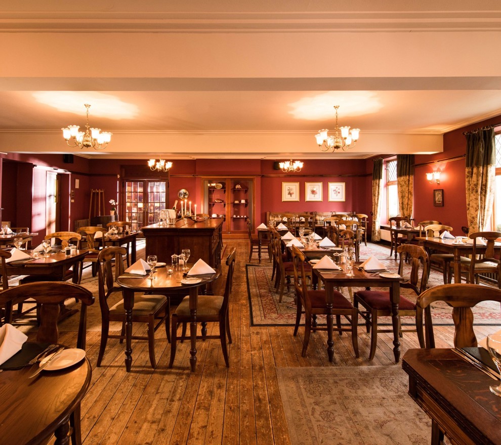 Balmoral Arms 185200005