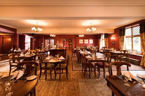 Balmoral Arms 185200005