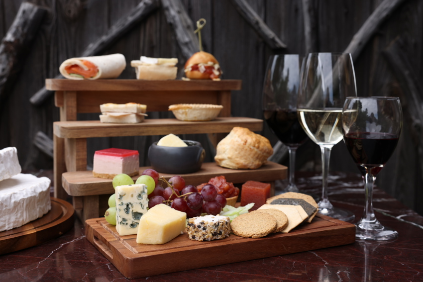 Golf View Afternoon Cheese 0757