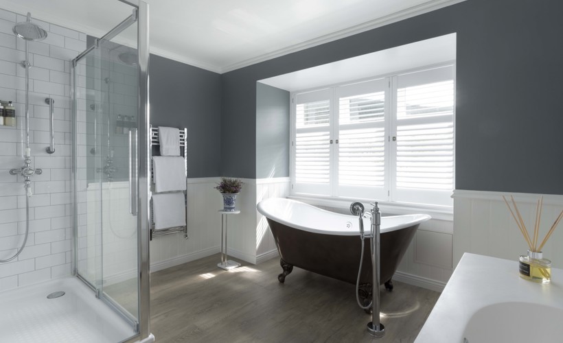 Balmoral Arms Suite Bathroom